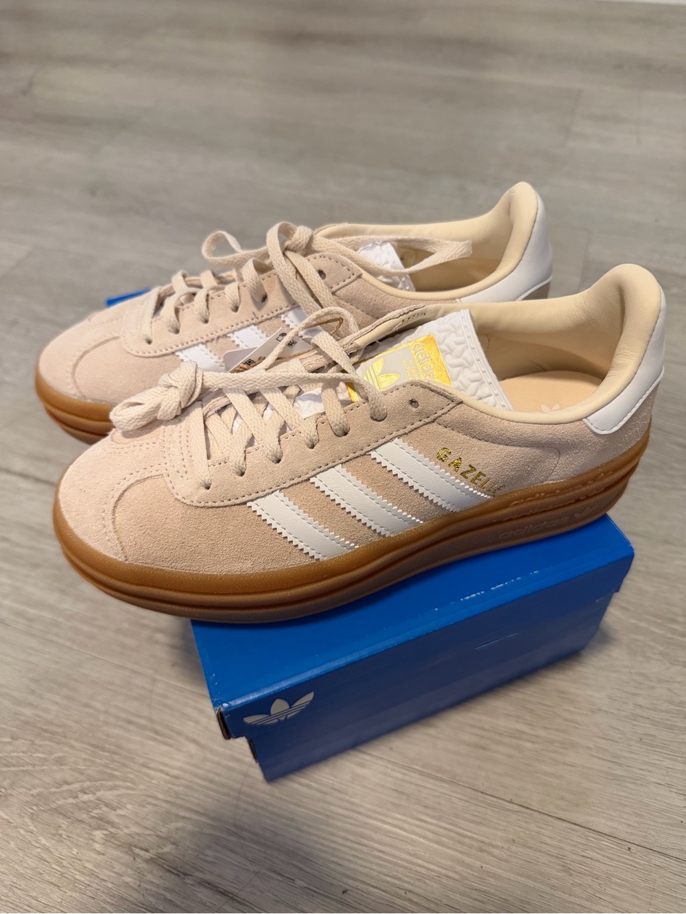 Gazelle cream new womens. 6